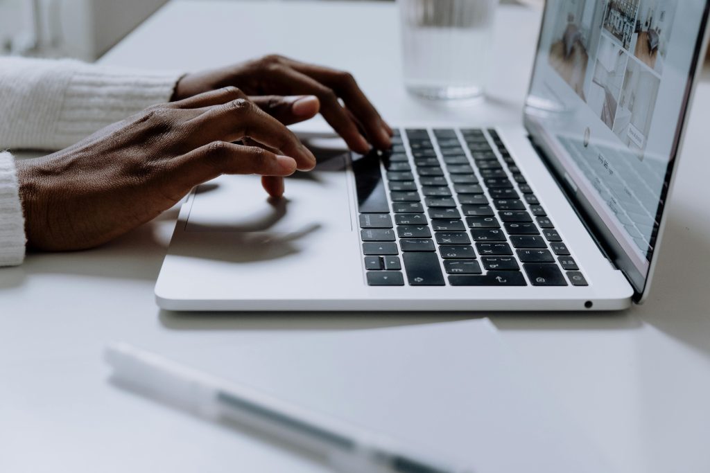 Sidee Lacag Looga Sameeyaa Online-ka?